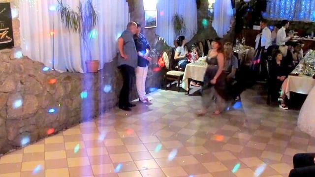 Танец папы и дочки, мамы и сына на свадьбе 2018 Запорожье ведущая тамада Мария смотреть онлайн