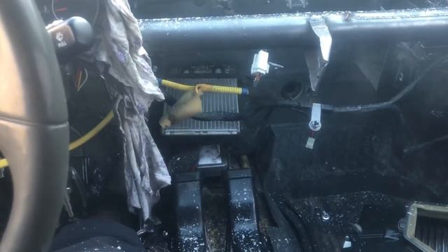Без печки в -20 градусов на автомобиле Hyundai Accent до гаража,потёк радиатор печки ремонт,замена смотреть онлайн