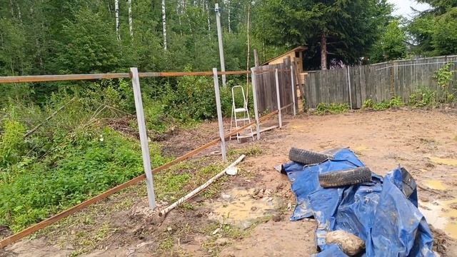 Установили пьяный забор!Льют проливные дожди. смотреть онлайн