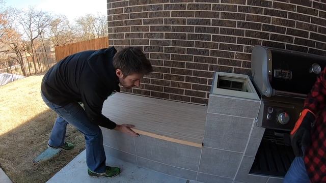 Outdoor kitchen build in 20 minutes! Using my old Weber gas grill. смотреть онлайн