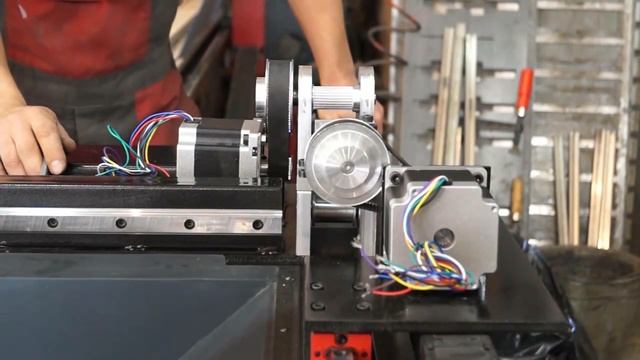 Лазерный CO₂ станок ЧПУ своими руками: направляющие, редуктор, шаговый двигатель... смотреть онлайн