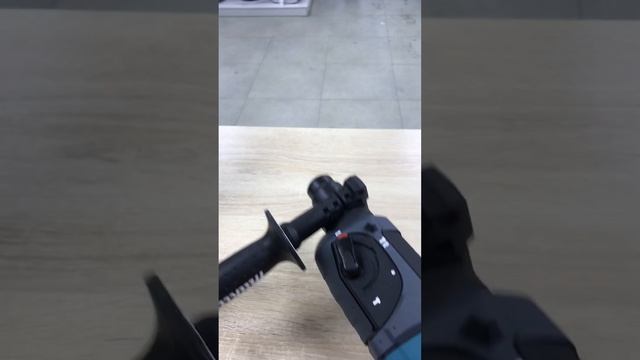 Перфоратор Makita HR2470 смотреть онлайн