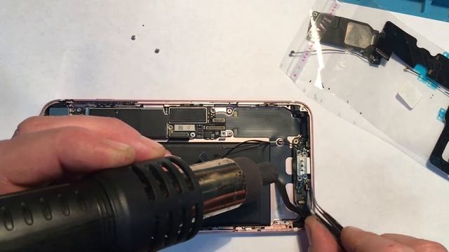 Iphone перестал заряжаться, чистка контактов не помогла. смотреть онлайн