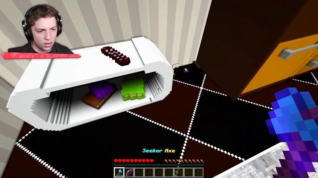 Hiding As TINY PLAYERS In CRAINER’S HOUSE! (Minecraft) смотреть онлайн