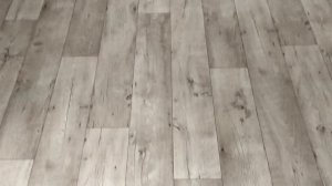 Как правильно стелить линолеум в квартире относительно окон в одном или нескольких направлениях?