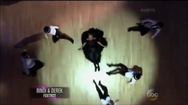 Bindi Irwin & Derek - Week 8 - Foxtrot смотреть онлайн