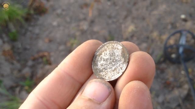СЕРЕБРО В ОДУВАНЧИКАХ! XP Deus и УДАЧА в пропавшей деревне на берегу реки смотреть онлайн
