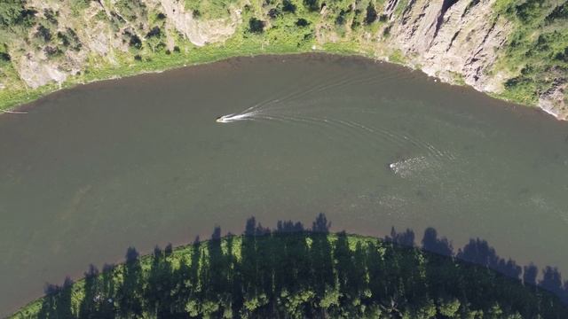 Прогулка на лодке по окрестностям Красноярска. Река Мана смотреть онлайн