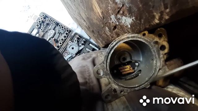 Электронная блокировка дифференциала Toйота Хайлакс, ремонт простым способом за 10 минут. смотреть онлайн