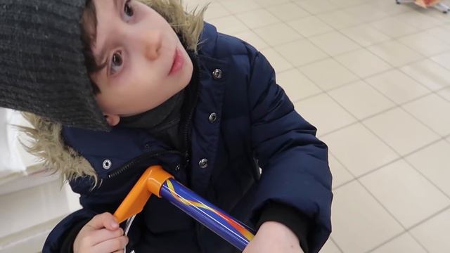 Сумасшедшая семейка в супермаркете // Аутизм // CrazyFamily // Autism