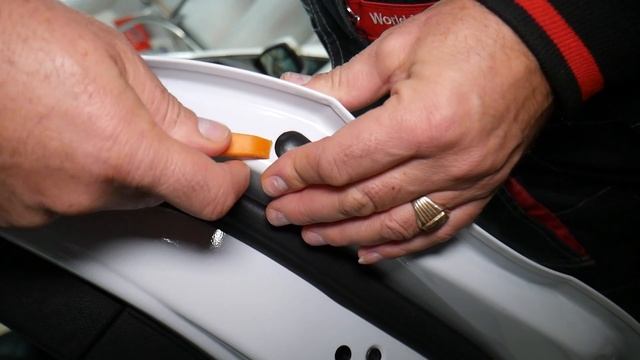 HOW TO REMOVE EXTERIOR DOOR HANDLE ON FORD C-MAX, FORD C-MAX DOOR HANDLE REPLACEMENT смотреть онлайн