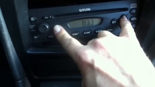 How to set the clock on a Saturn car radio смотреть онлайн
