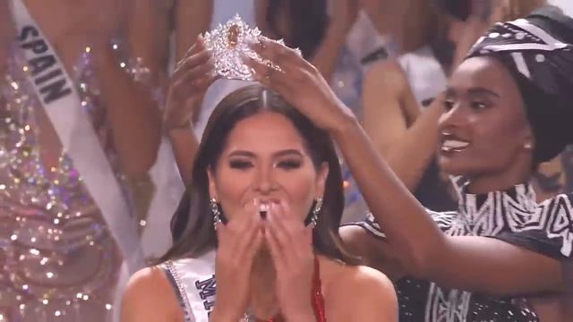 CROWNING MOMENT: 69th Miss Universe смотреть онлайн