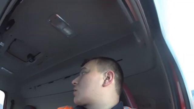 Делаю ТО на VOLVO FMX, замена масла и фильтров! Ремонт трубки гидроуселителя! смотреть онлайн