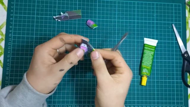 EVA 01 PAPERCRAFT TUTORIAL FIGURA DE 30 CENTIMETRO смотреть онлайн