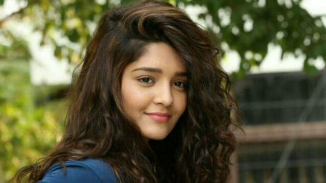 lagi aaj sawan ki ghadi hai смотреть онлайн