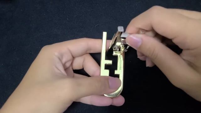 Solving Huzzle Cast Keyhole | Disassembly and Assembly | Metal Cast Puzzle смотреть онлайн