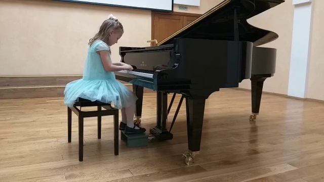 Павлова Алиса. Артоболевская "Вальс Собачек" смотреть онлайн