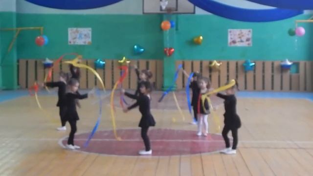 ДО1 МОУ СОШ 1 с.п. Кенделен Танец с лентами 14.03.2018г. смотреть онлайн