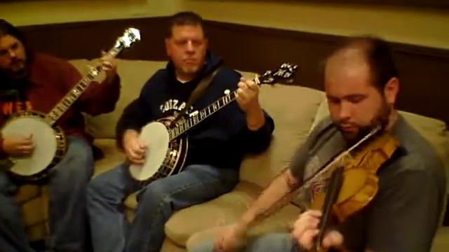 III Tyme Out performs Around The Horn at Sullivan Banjo Co. смотреть онлайн