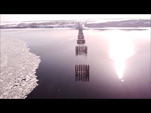 Мост в Самарской обл.30.03.22.Правый-Левый берег,одинокие опоры с высоты.Tolyatti-Klimovka Bridge.