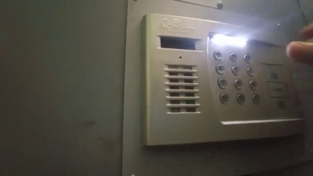 Домофон в моём подъезде. смотреть онлайн