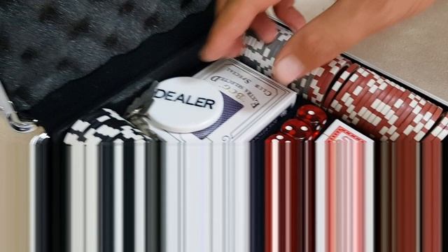 Набор для покера NUTS на 100 фишек