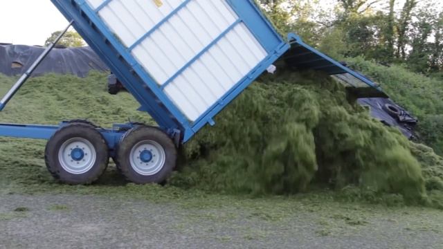 8210 Ford Mowing Grass Plus More + смотреть онлайн