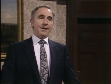 Yes, Minister - S3x07 - The Middle Class Rip-Off смотреть онлайн