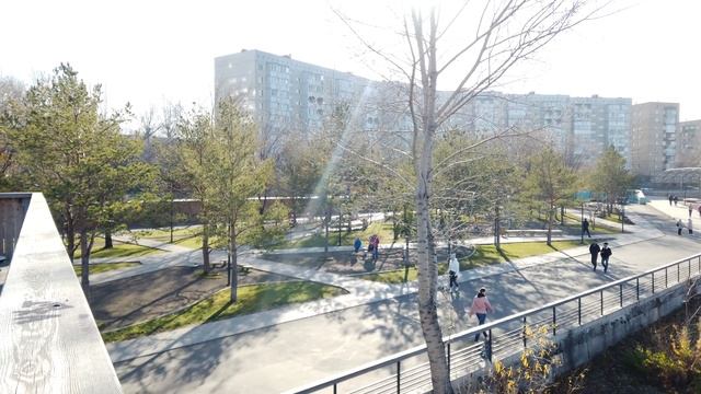 Осенняя прогулка по Ярыгинской набережной на правом берегу Красноярска. Октябрь 2022 смотреть онлайн