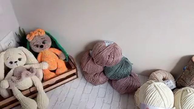 Связала два зайца за неделю и купила еще пряжи. смотреть онлайн