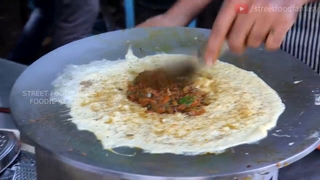 Удивительная Уличная Еда Индии | Придорожная Закуска Доса | Рецепт Сырного Омлета смотреть онлайн