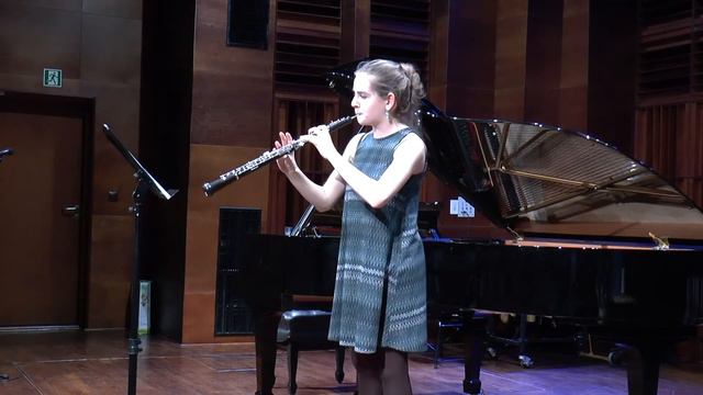 Maja Łagowska - obój Witold Szalonek: Monologho 1
