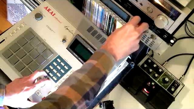 Akai S3000XL Old School Garage House Jam