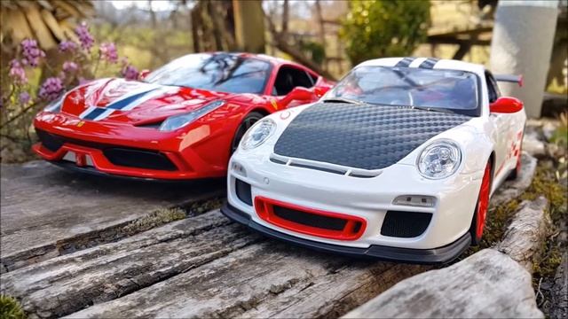FERRARI 458 SPECIALE VS. PORSCHE 911 GT3RS 1:18 Bburago смотреть онлайн
