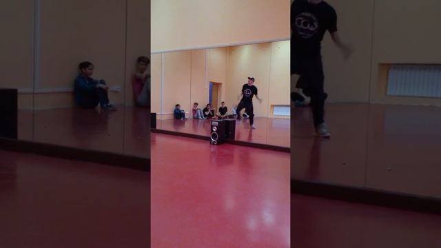HIP-HOP CHOREO в Студии Танцев "3D MoTiON" (Хореограф - BoRa) смотреть онлайн
