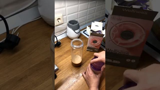 Показываю партнеру в видео чате телеграмм как приготовить шейк со вкусом клубники 🍓🥤 смотреть онлайн