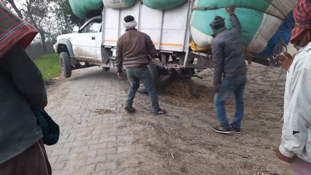 TATA 207 full load in field/ tata 4×4 power test specification review смотреть онлайн