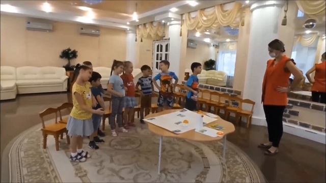 "Путешествие по достопримечательностям родного города с роботом Matatalab" смотреть онлайн