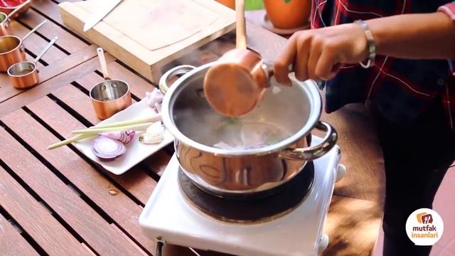 Tayland Usülü Çeşnili Çorba Tarifi - Şef İzem Armağan