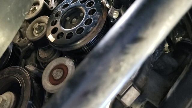 Toyota 4 Runner serpentine belt replacement смотреть онлайн