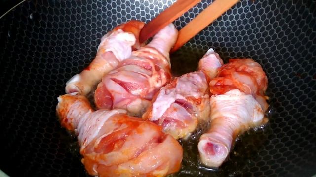 ГОТОВЛЮ УЖЕ 3 ДНЯ ЭТО ВКУСНЕЕ ВСЕХ ШАШЛЫКОВ!!! НЕ КУРИЦА а ЗОЛОТА! Куриные ножки на сковороде смотреть онлайн