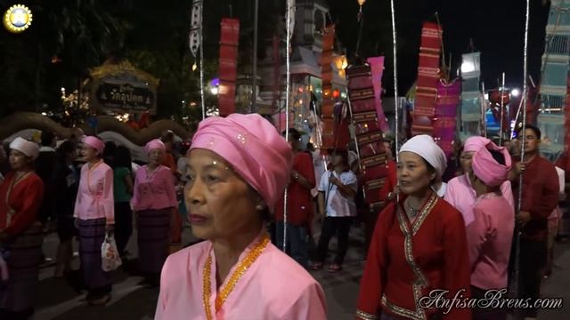 Лой Кратхонг - красочное карнавальное шествие. Loy Krathong Festival. 24 смотреть онлайн