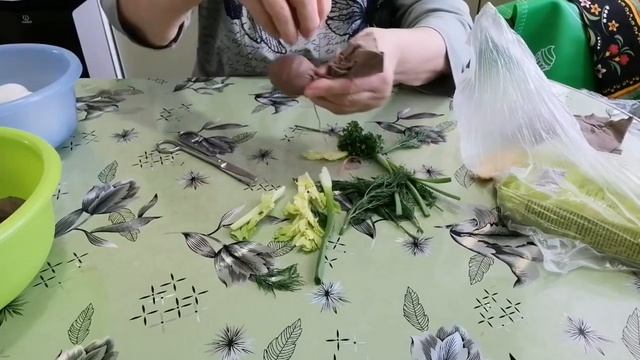 Новинка Краскаэ яиц к пасхе. Как покрасить яйца луковой шелухой без добавок. смотреть онлайн