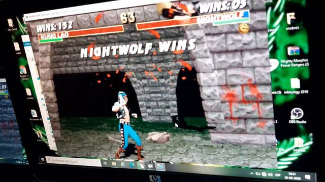 JUGANDO UN RATO Ultimate Mortal Kombat 3 PRIMERA PARTE смотреть онлайн