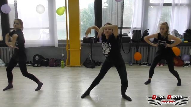 Contemporary dance workshop by Aleksa Oshurko / Devil Dance Studio смотреть онлайн
