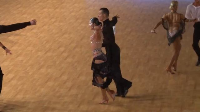 Igor Enin - Nikol Khalapova, 1/2 Cha-Cha-Cha смотреть онлайн