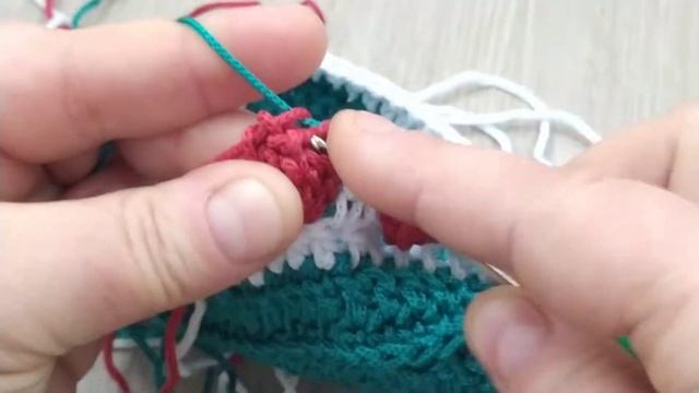 Подарок для девочки. Сумочка-косметичка "Клубничка" смотреть онлайн