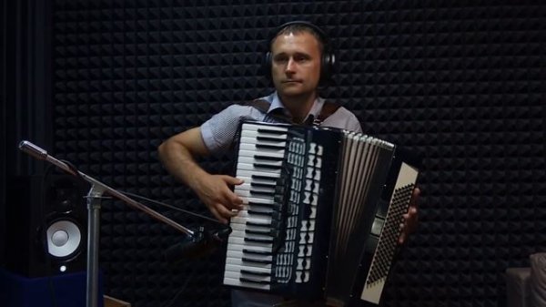 Ведущий аккордеонист Дмитрий Симаков