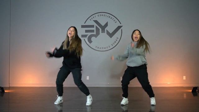 Workout x Love and War - Kuya Magik Remix | Beginner/Intermediate Choreography смотреть онлайн